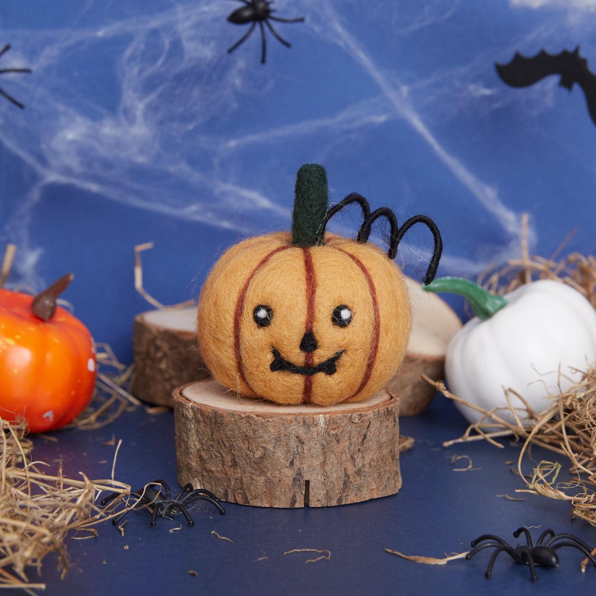 Simply Make Needle Felting Kit - Pumpkin Trio