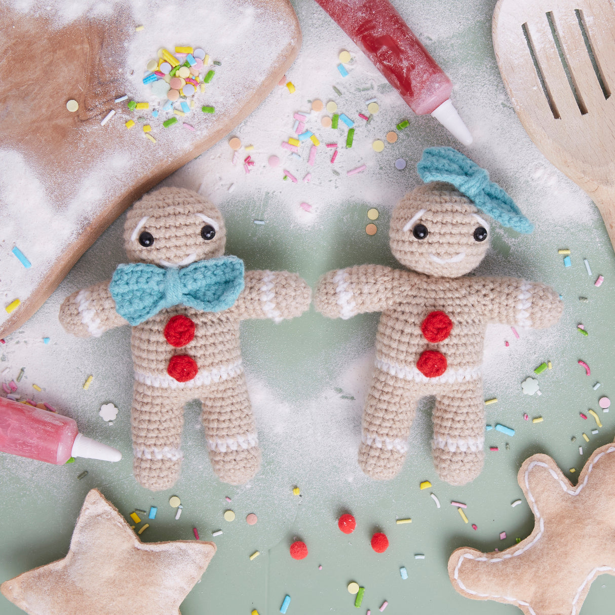 Simply Make Crochet Kit - Gingerbread People